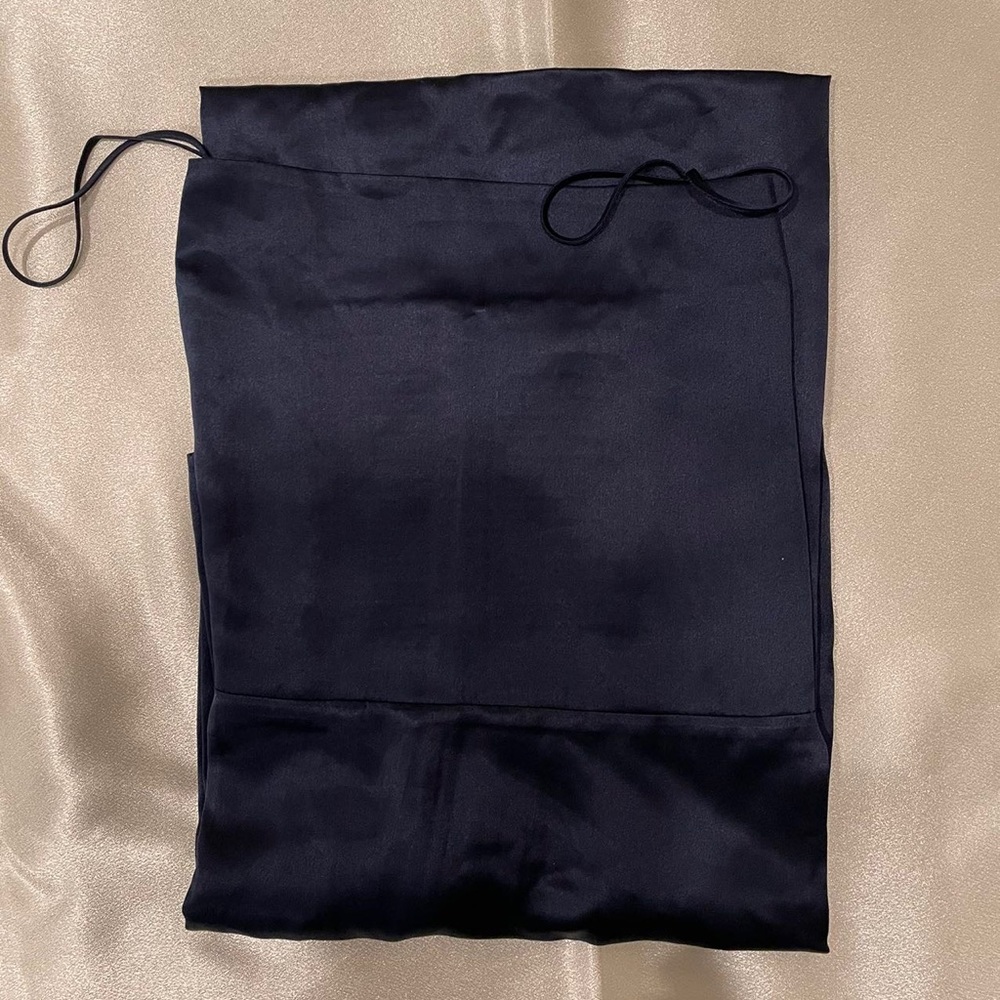 Reformation Frankie Silk Dress in Navy *NEW* - Picture 5 of 7